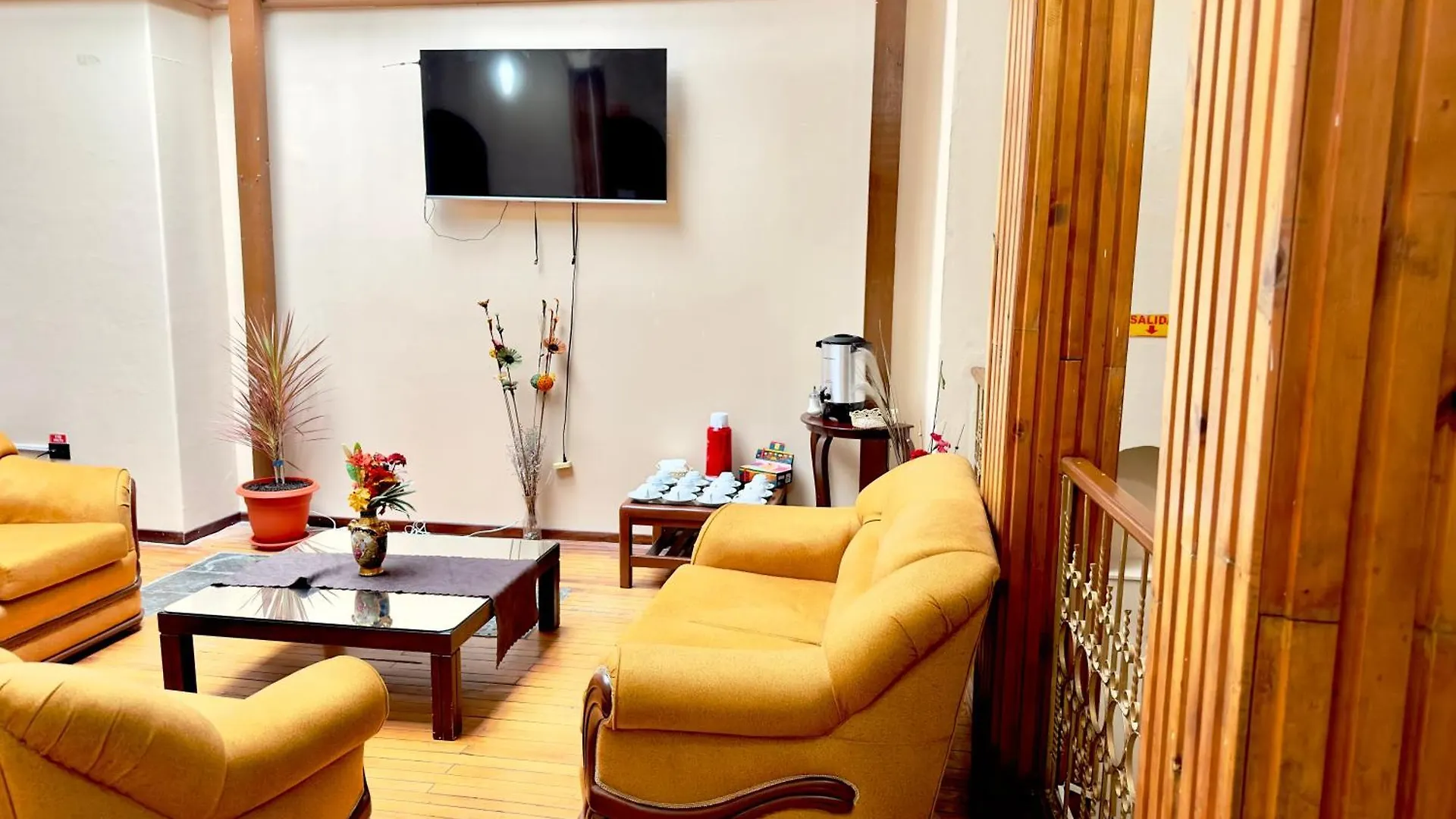 Travel Hotel 키토